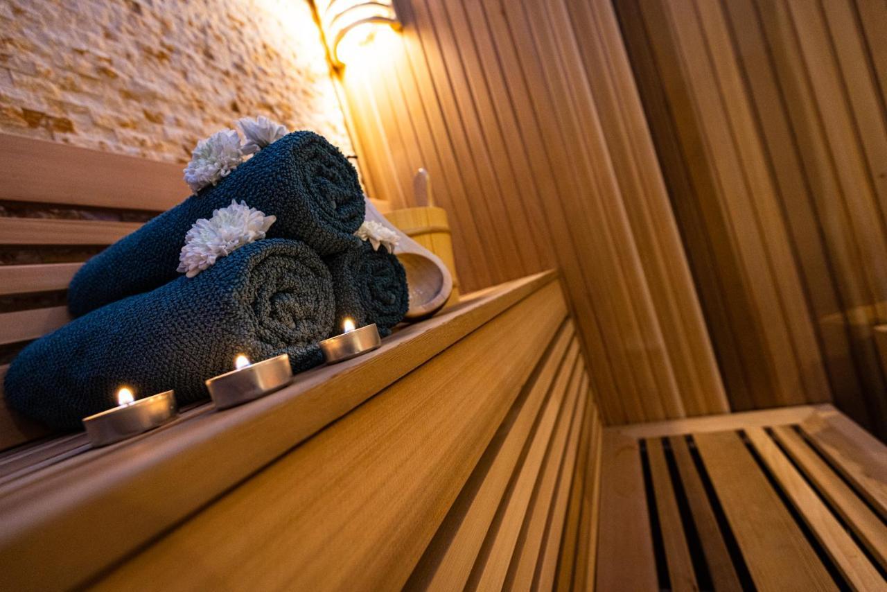 Le 49 Cote Parc & Spa Domblans Exterior photo